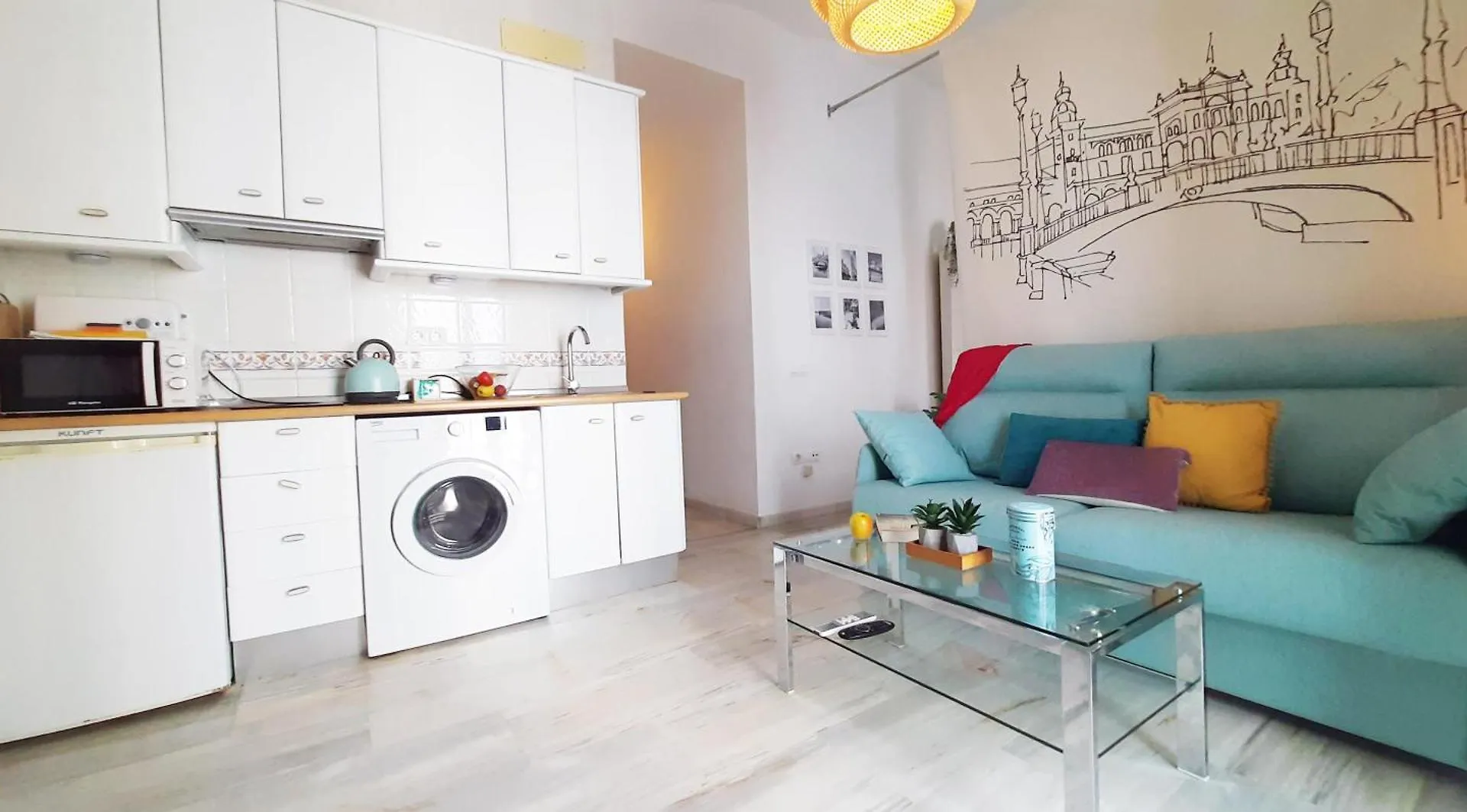Lovely Center Apartments Seville - Sunny Balcony Alfalf 0*,  Espagne